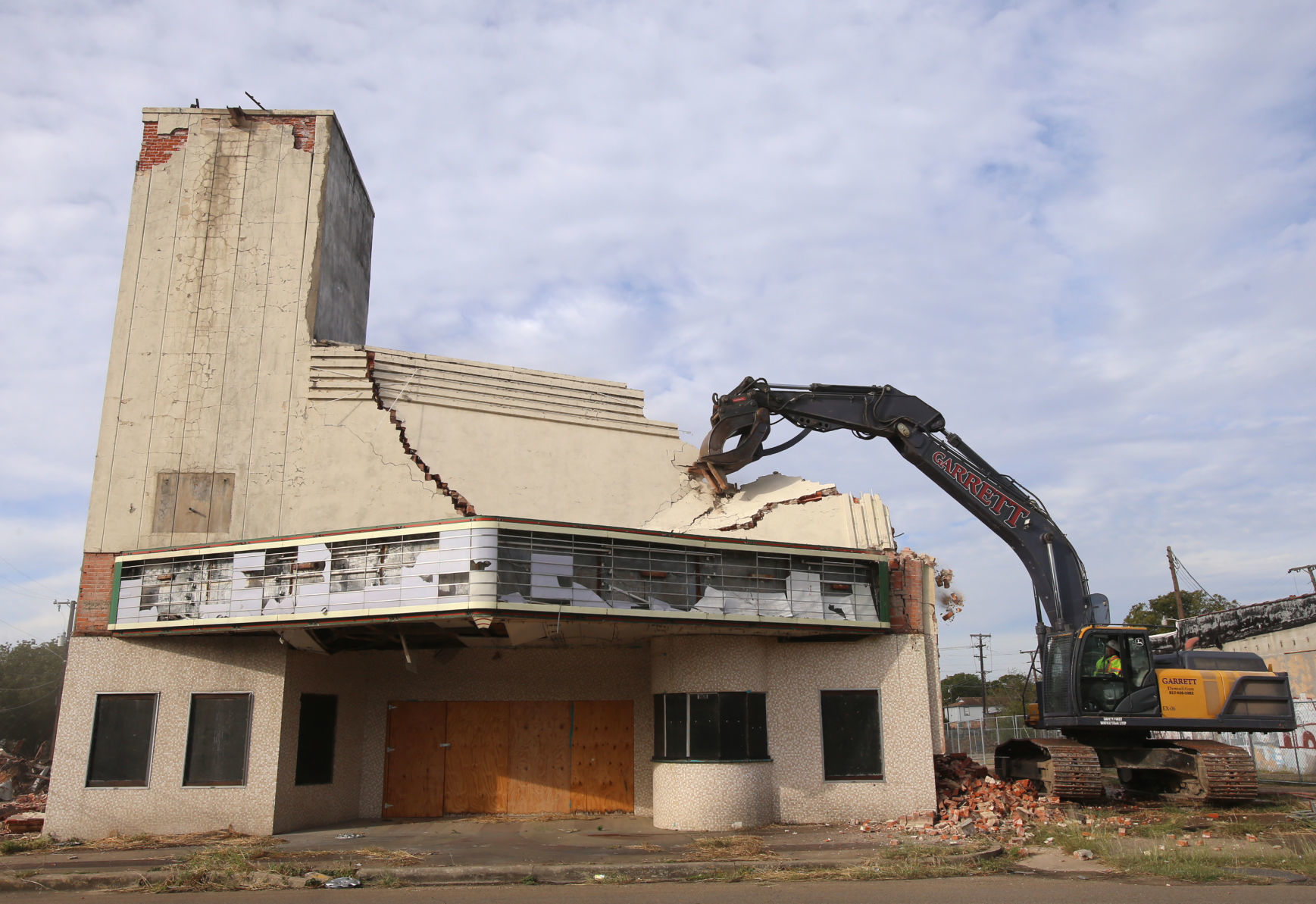 Demolition of 25th Street Theatre
